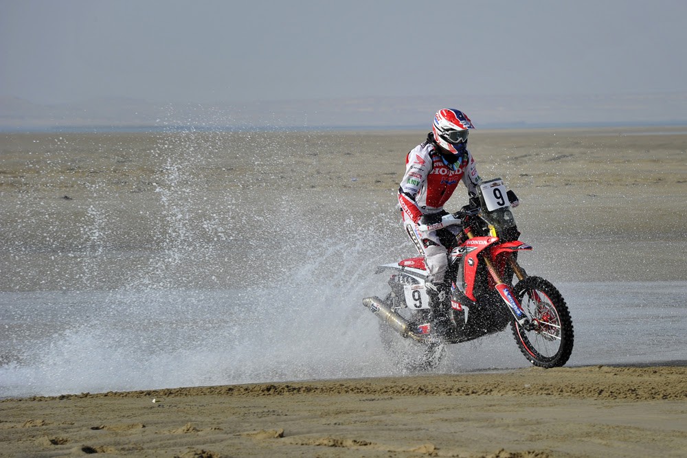 Joan Barreda gana la etapa 3 del Sealine Cross-Country y es líder