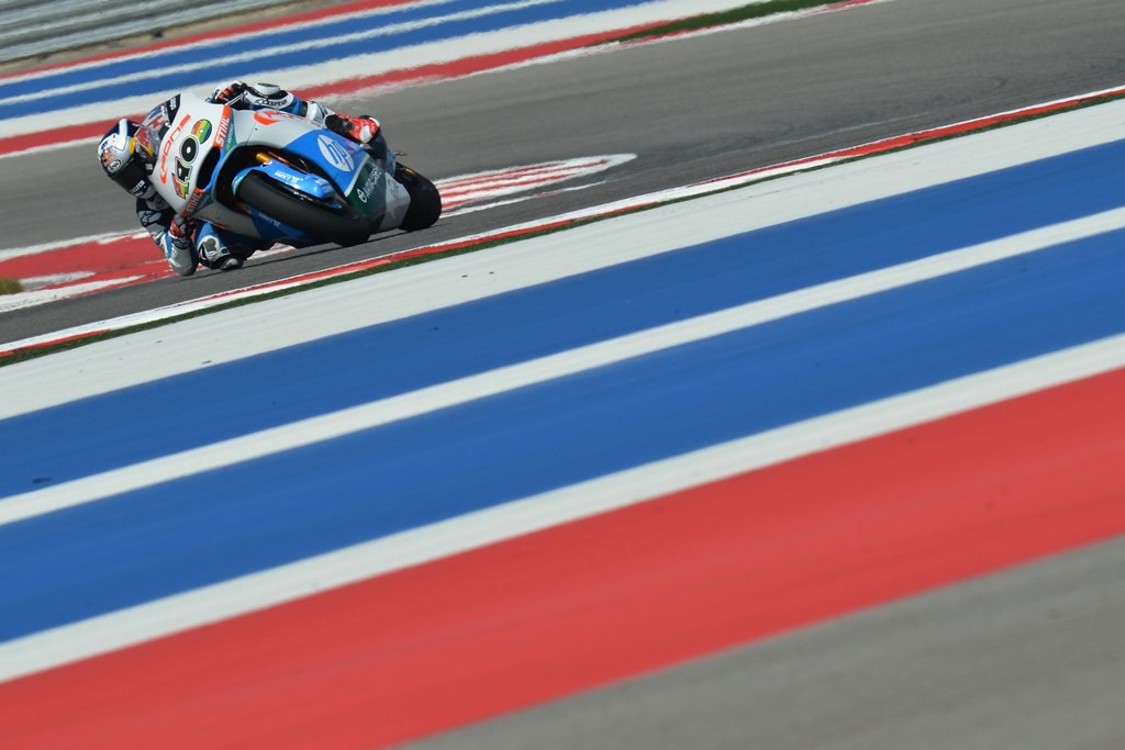 Maverick Viñales brilla y se estrena en la categoría de Moto2 en Austin, Rabat 2º