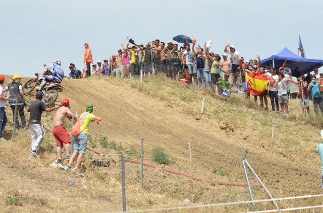 Aficionados animando a Butrón Talavera 2014. Fotografía Carlos Calderón