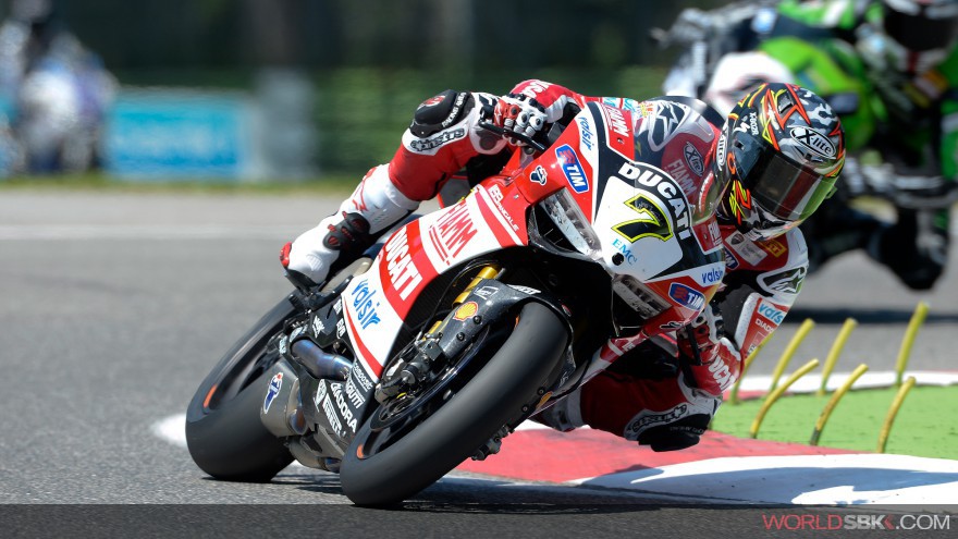 Chaz Davies y la Ducati Panigale siguen su progresión en SBK