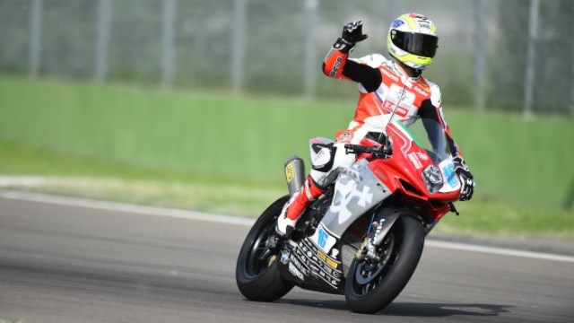 Massei y Cluzel logran la pole STK 1000 y SSP en Imola