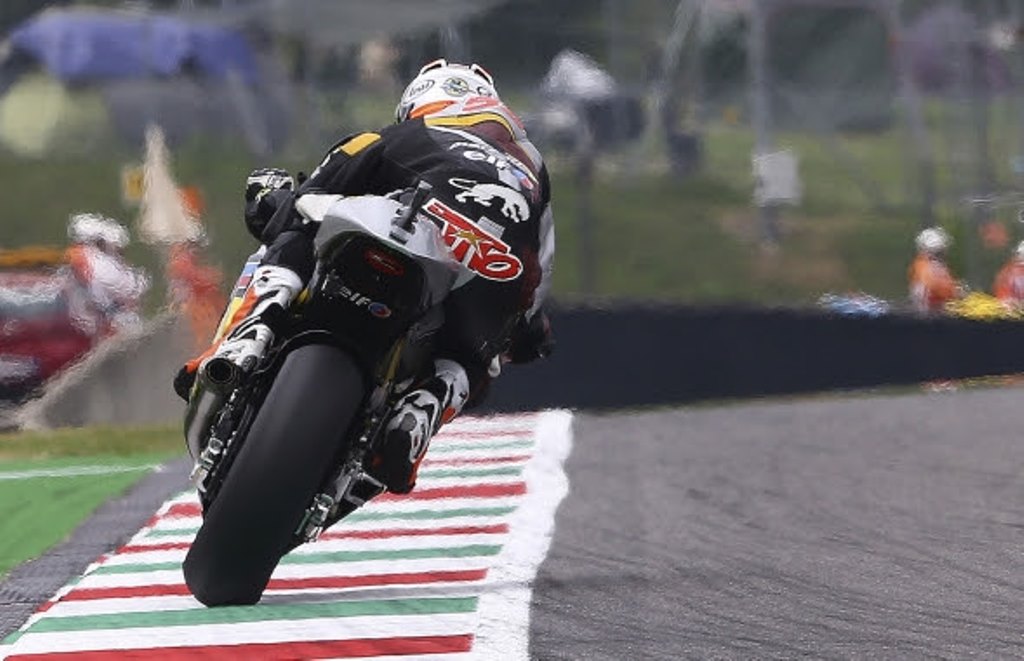 Tito Rabat logra la pole de Moto2 en Mugello, Lowes 2º y Cortese 3º