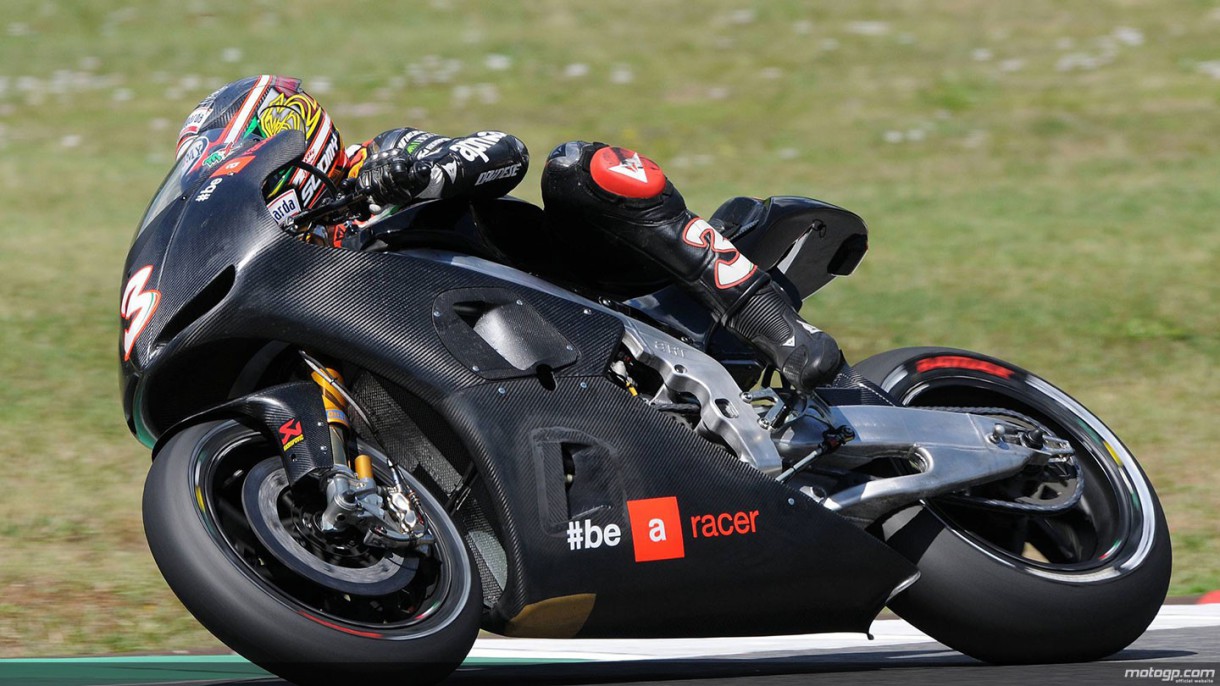 Max Biaggi de test Aprilia MotoGP en Mugello