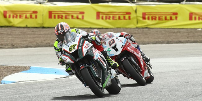 Kiyonari y Byrne se reparten las victorias BSB en Knockhill