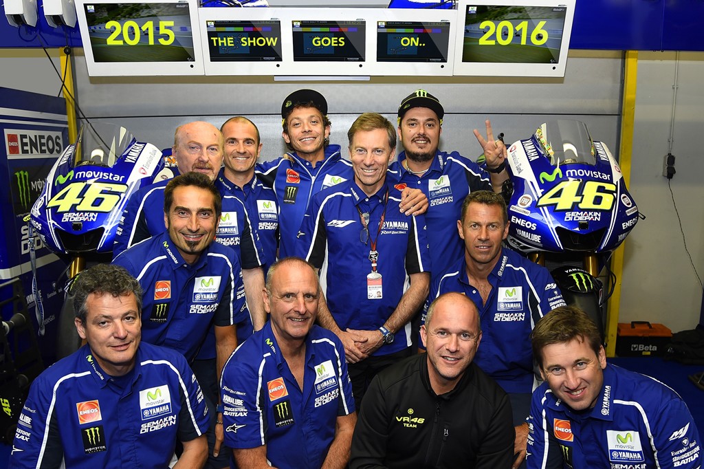 Valentino Rossi y Yamaha MotoGP renuevan para 2015-2016