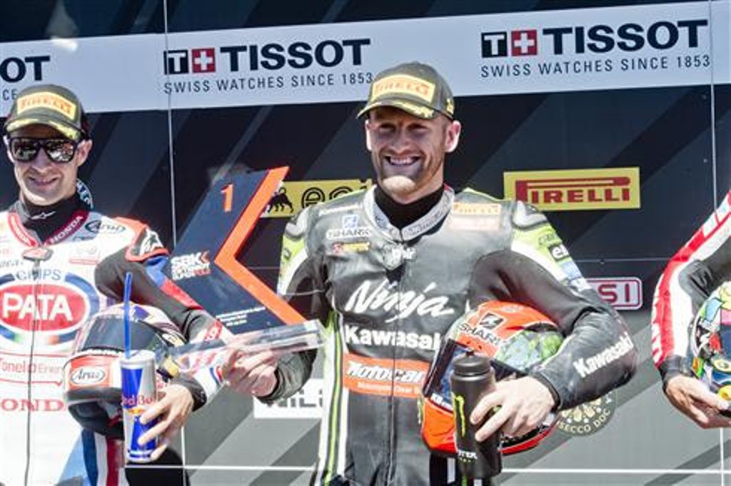 Tom Sykes triunfa en la carrera 1 SBK de Portimao, Salom 9º