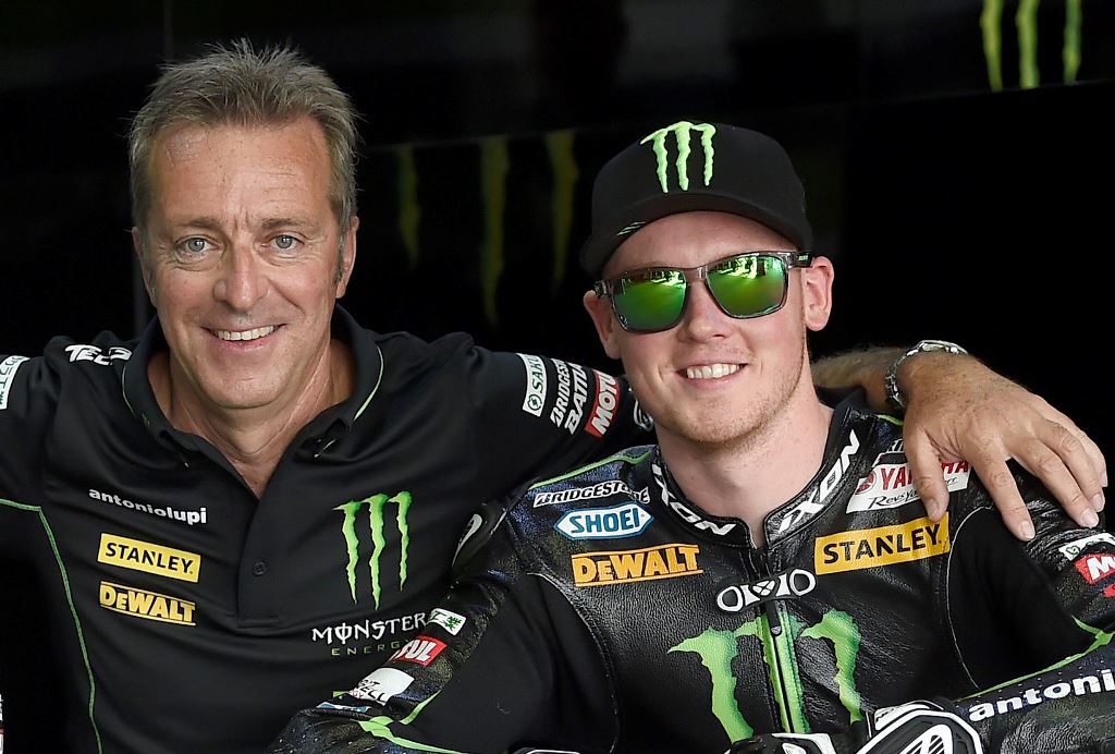 Bradley Smith renueva con el Monster Yamaha Tech 3 para MotoGP 2015