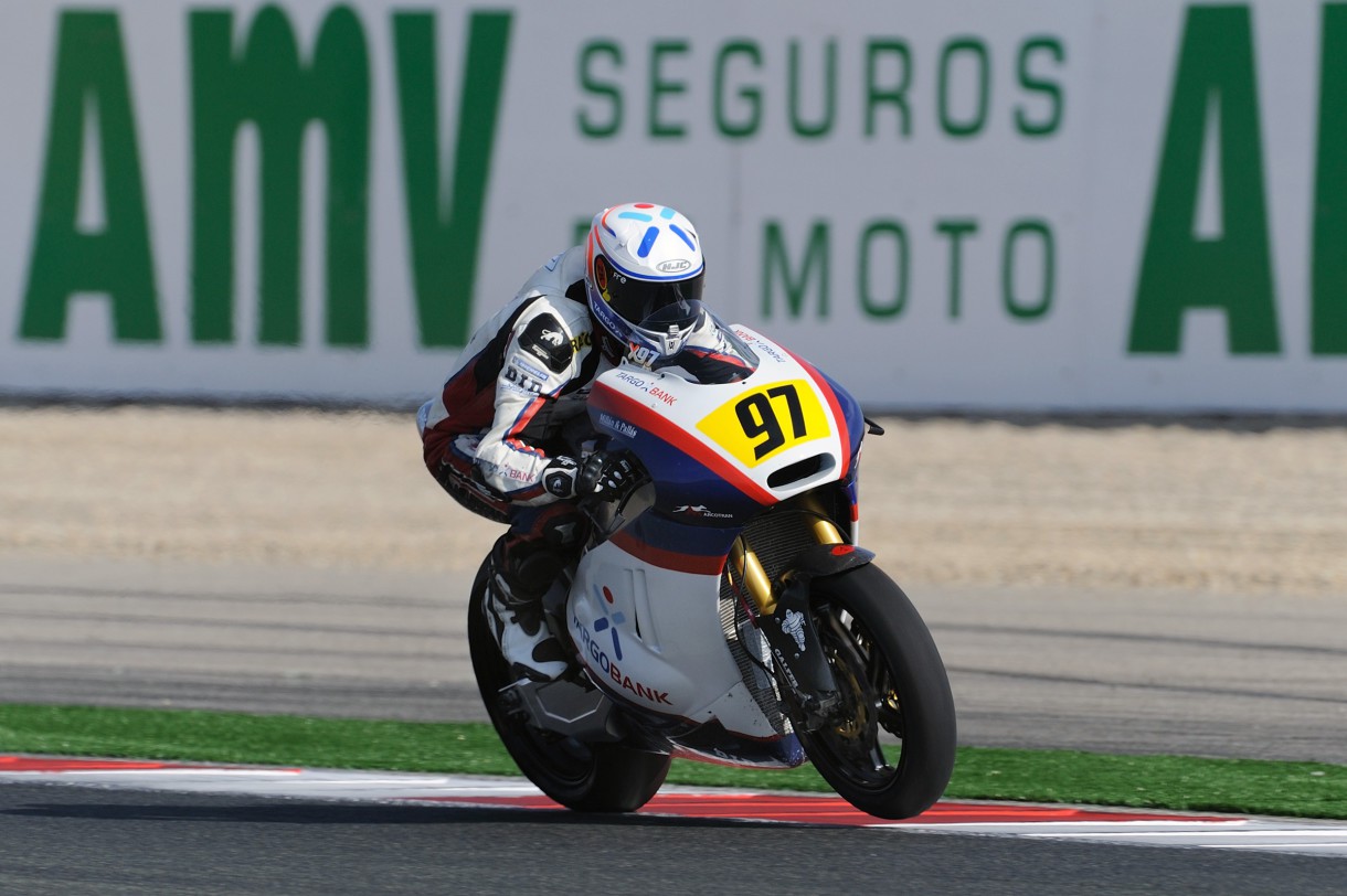 Xavi Vierge triunfa en un carrerón de Moto2 CEV en Navarra, Pons 2º