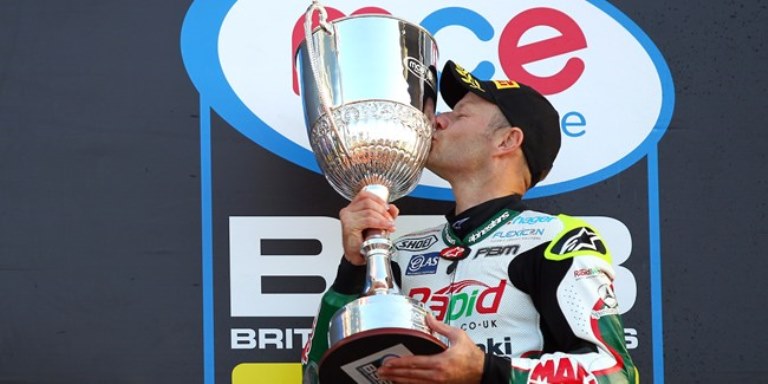 Shane Byrne renueva con su equipo PBM para el BSB 2015