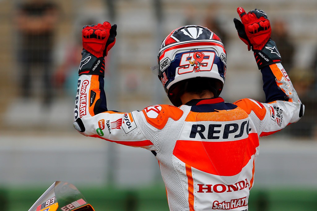 Marc Márquez triunfa en la carrera MotoGP en Valencia y supera el récord de Doohan