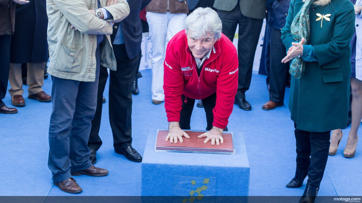 Ángel Nieto inaugura el paseo de la fama motero en Jerez