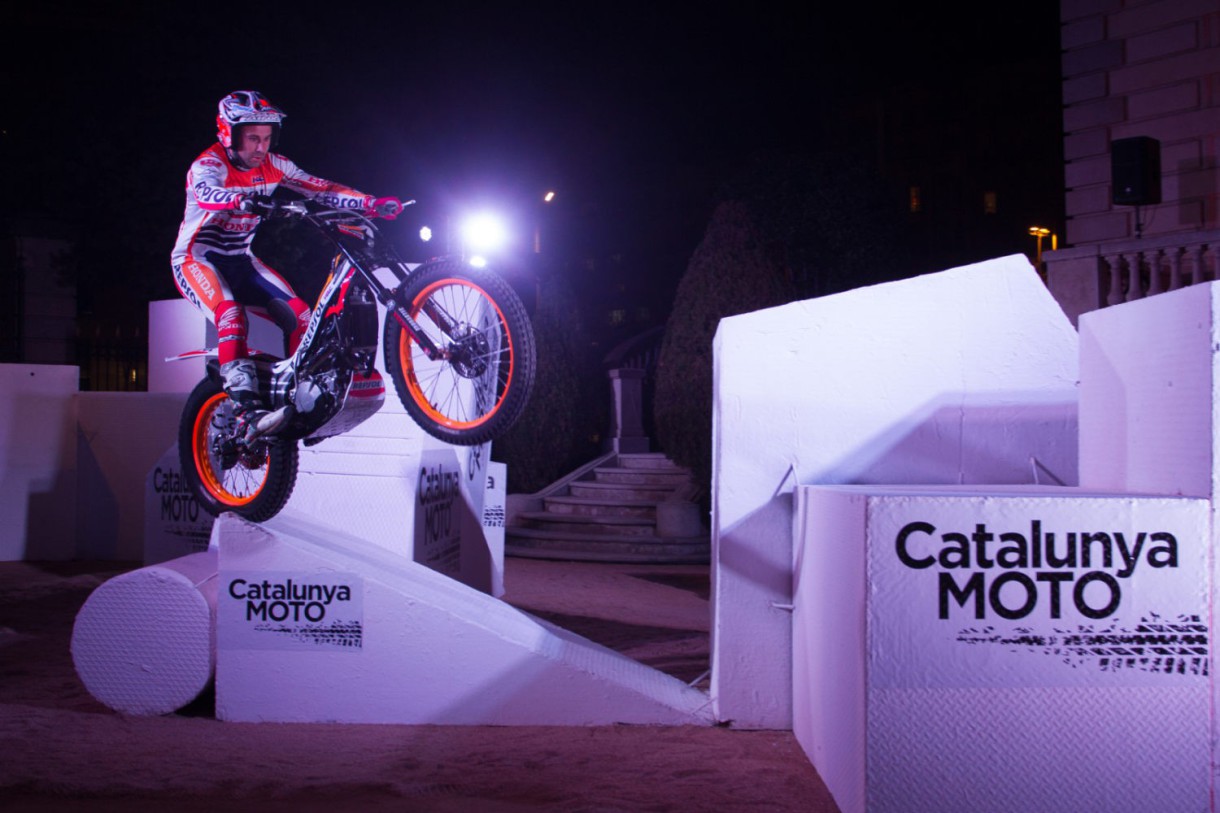 Toni Bou se exhibe en la presentación de la exposición Catalunya Moto