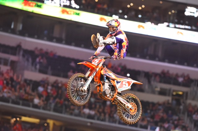 Ryan Dungey gana la cita del AMA SX 2015 en Atlanta 2