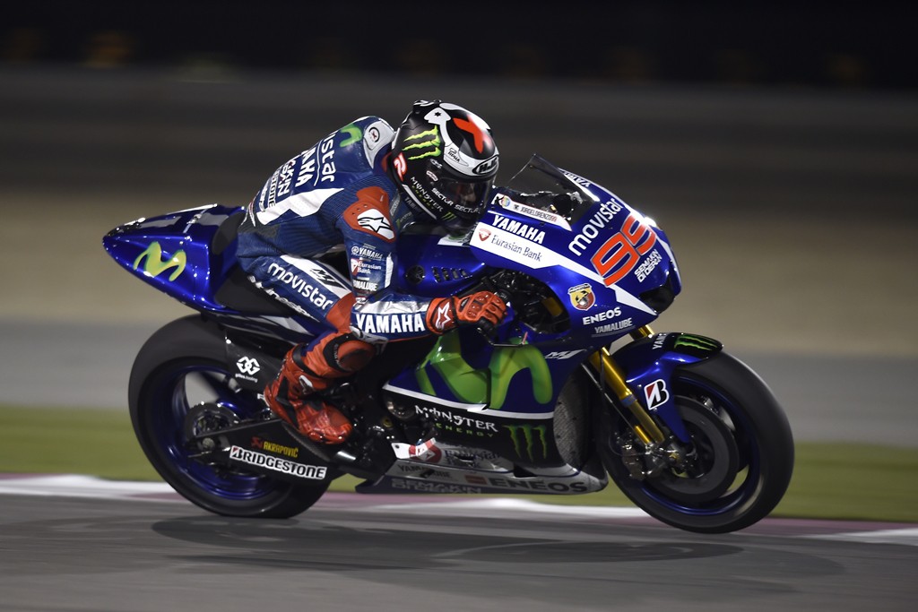 Lorenzo con problemas de visión en el GP Qatar a causa de la espuma del casco