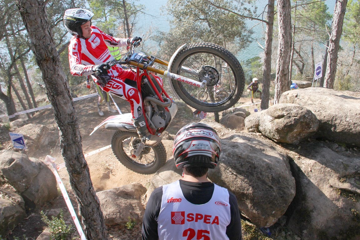 Máxima acción en la cita del Nacional de Trial 2015 en La Clua