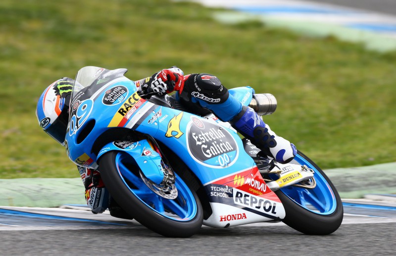 Navarro y Lowes los mejores del día 2 de test Moto3 y Moto2 en Jerez