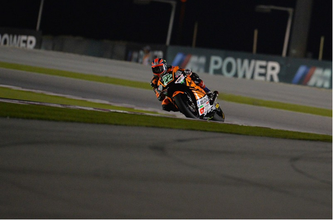 Sam Lowes bate el récord y marca la pole Moto2 en Qatar, Zarco 2º y Rabat 3º