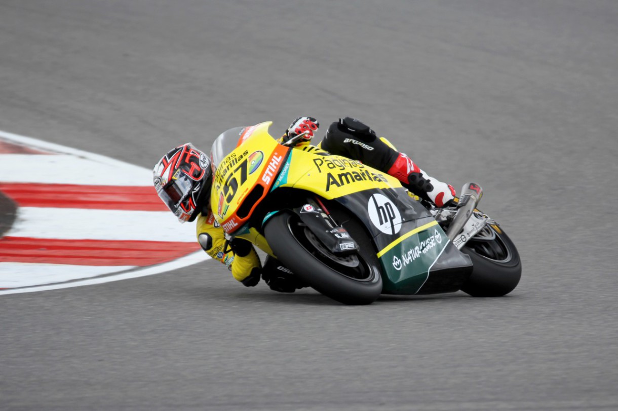 Edgar Pons domina la carrera 1 del Europeo Moto2 en Portimao