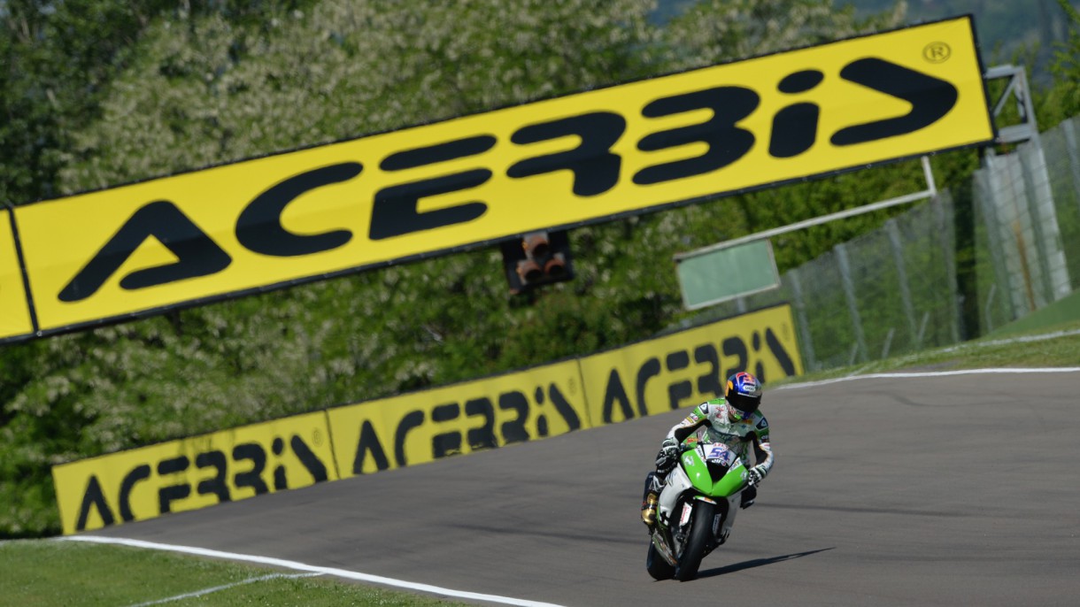 Kenan Sofuoglu gana la carrera de Supersport en Imola, Cluzel 2º