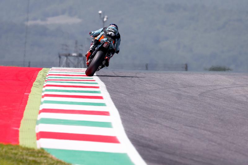 Sam Lowes consigue la pole Moto2 en Mugello, Aegerter 2º y Rabat 3º