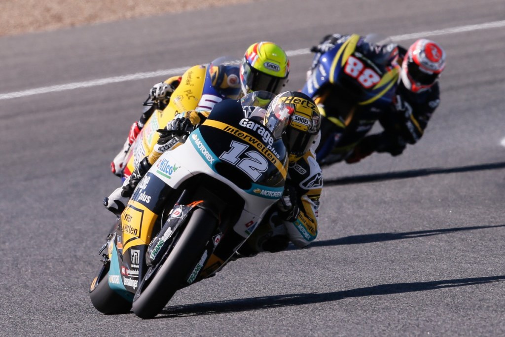 Thomas Luthi domina la carrera de Moto2 en Le Mans, Rabat 2º y Zarco 3º