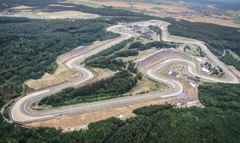 Dorna y Brno confirman la celebración de MotoGP 2015, pero más difícil es el futuro