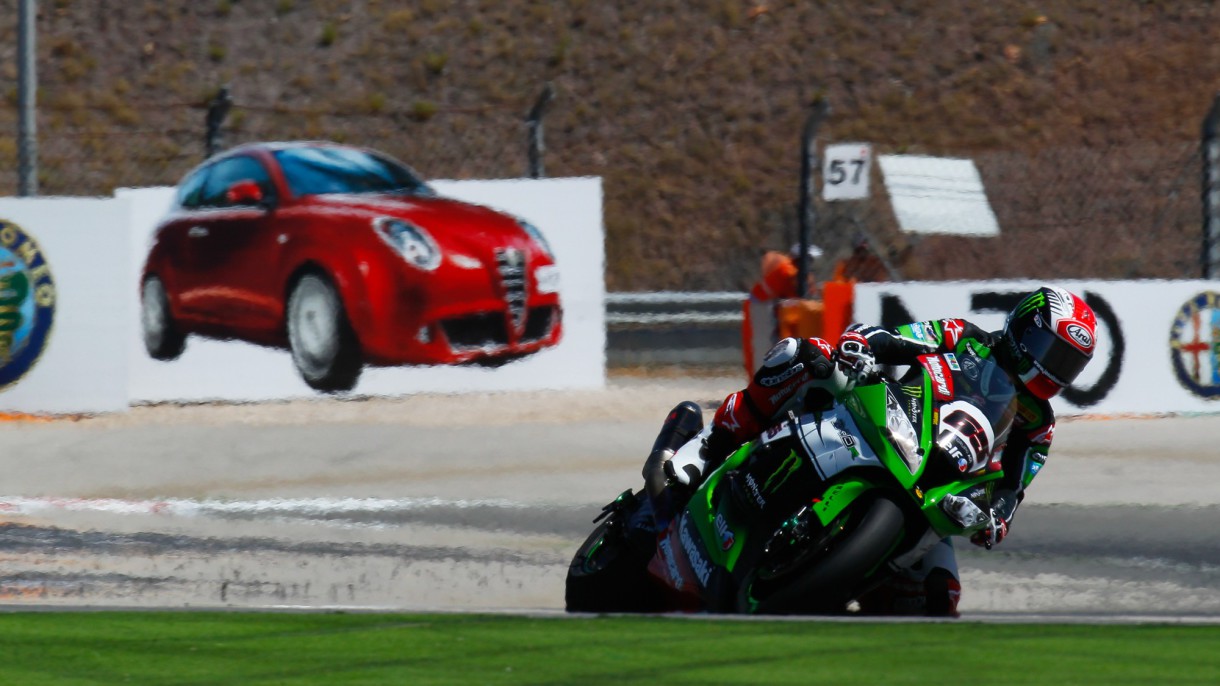 Rea y Giugliano los más rápidos del viernes de SBK en Portimao