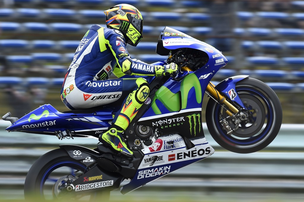 Rossi gana la carrera de MotoGP Assen, con final de infarto con Márquez