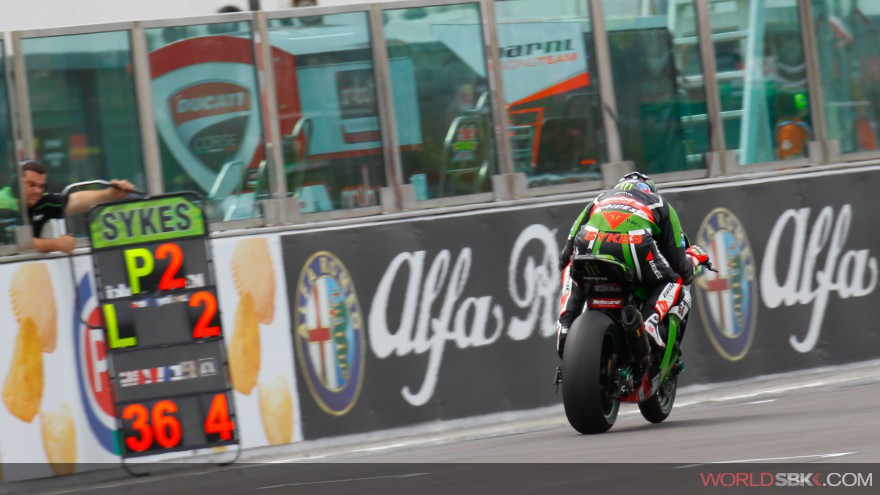 Tom Sykes marca la superpole SBK en Misano, con Biaggi 5º