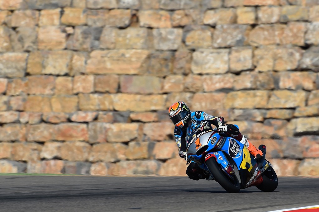 Tito Rabat triunfa en la carrera de Moto2 en Motorland Aragón, Rins 2º y Lowes 3º