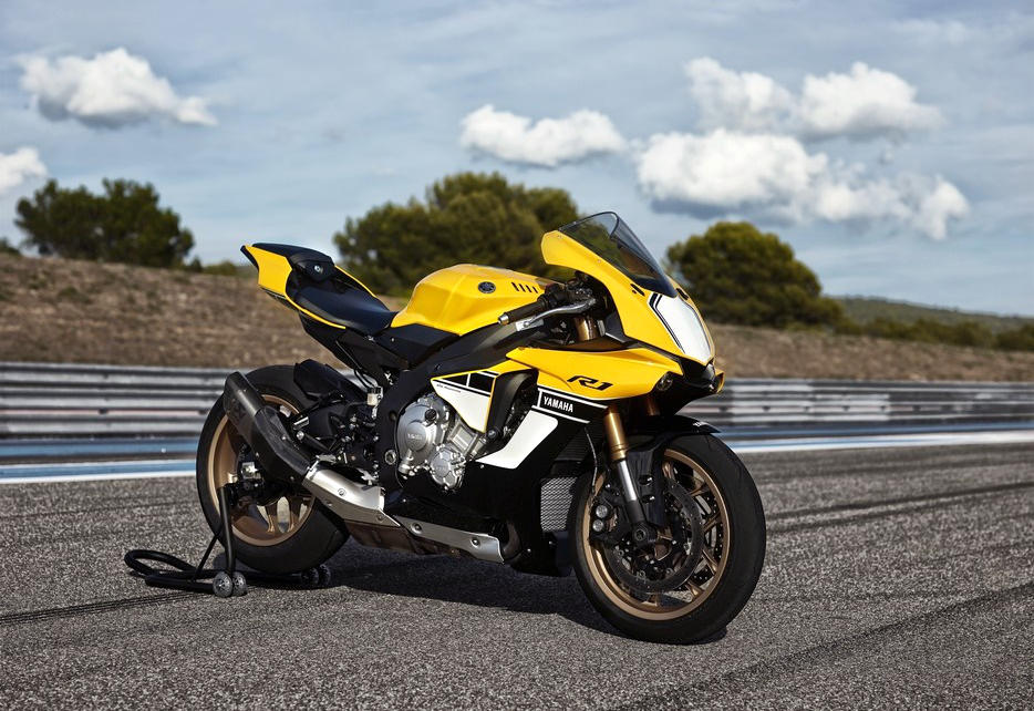 La Yamaha YZF-R1 se viste de clásico para el año 2016