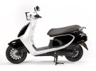 Daelim presenta el Aroma 125, un scooter con estilo retro