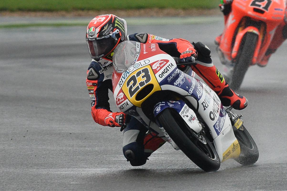 Niccolò Antonelli domina la carrera de Moto3 en Motegi, Oliveira 2º y Navarro 3º