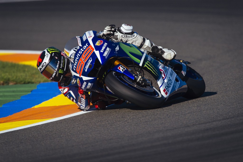 Jorge Lorenzo triunfa en la carrera de MotoGP en Valencia y es Campeón del Mundo