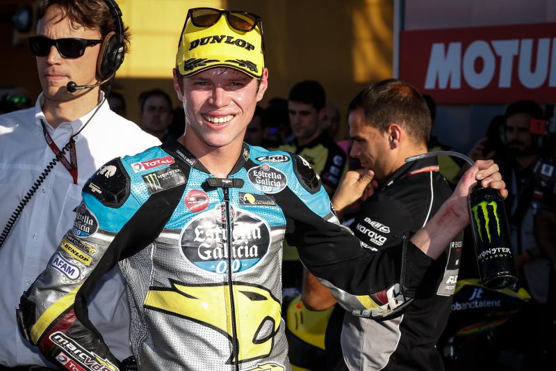 Tito Rabat gana la carrera de Moto2 en Valencia, Rins 2º y subcampeón