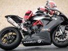 Nico Terol de test Supersport en Hungría con su MV Agusta