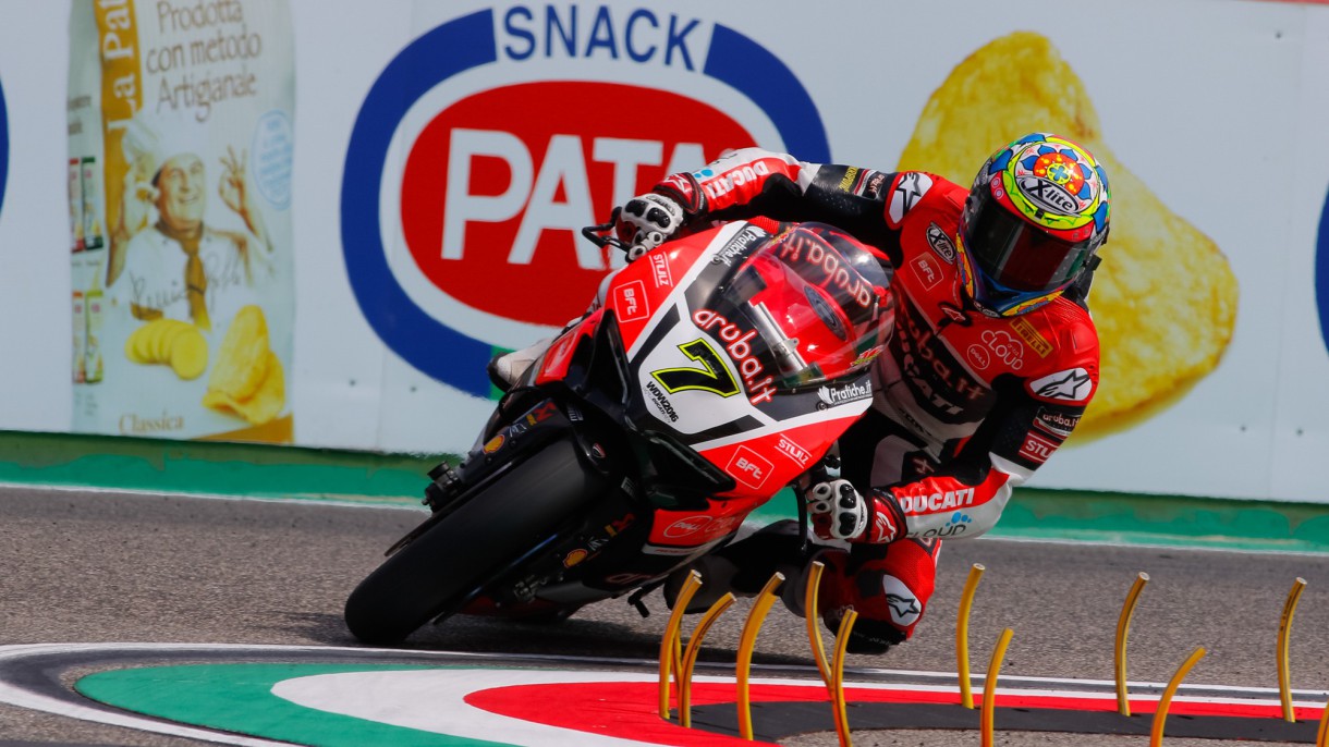 Chaz Davies domina el viernes de SBK en Imola