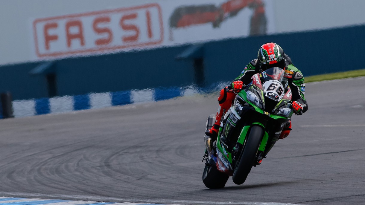 Tom Sykes domina el viernes del Mundial de SBK en Donington Park