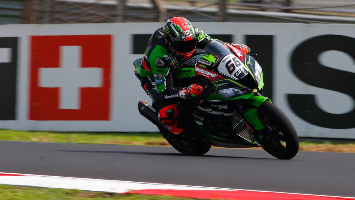 Tom Sykes domina la primera carrera de SBK en Sepang, Torres 4º