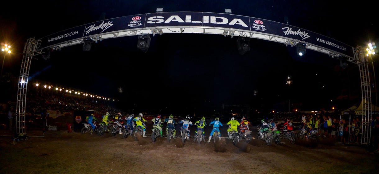 Todo un éxito la primera cita del Nacional de Supercross en Elda