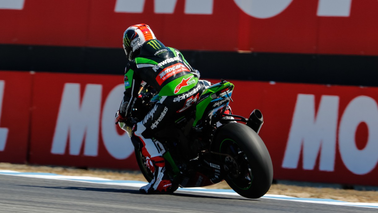 Jonathan Rea gana la carrera 2 de SBK en Lausitzring, Forés 3º