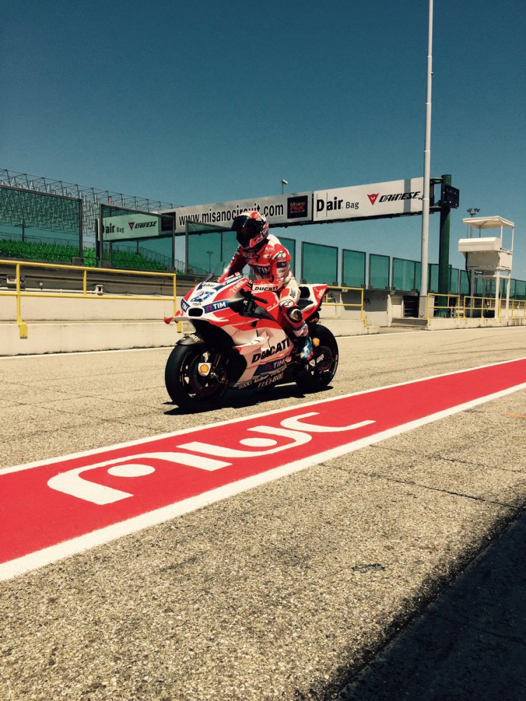 Casey Stoner aprovecha el test Ducati MotoGP en Misano