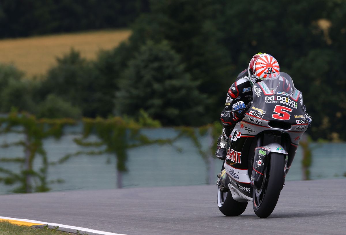 Johann Zarco gana la carrera de supervivencia de Moto2 en Sachsenring, Simón 3º