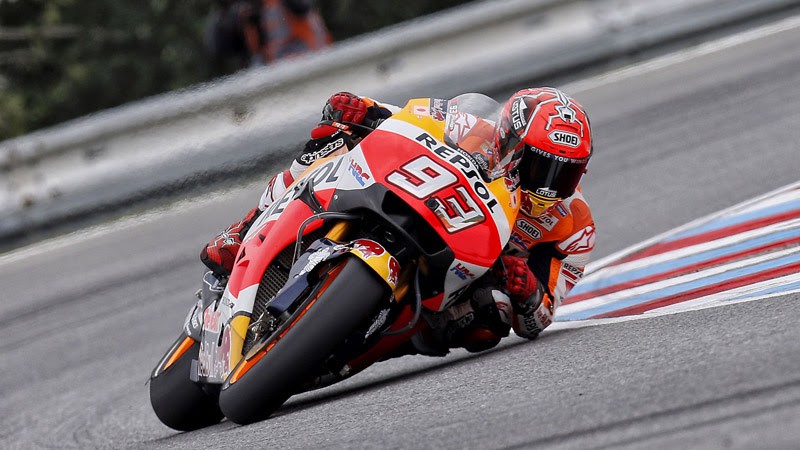 Marc Márquez destroza los cronos de Brno y marca la pole de MotoGP, Lorenzo 2º y Iannone 3º