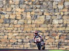 Sam Lowes triunfa en la carrera de Moto2 en Motorland Aragón, Márquez 2º