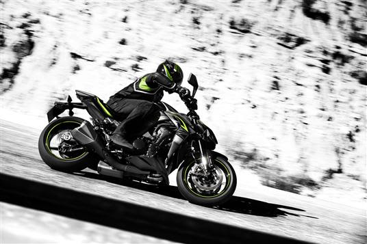 Kawasaki nos trae su espectacular Z1000R Edition