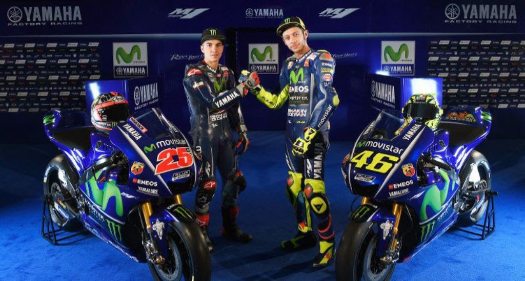 Valentino Rossi y Maverick Viñales presentan su Yamaha para MotoGP 2017