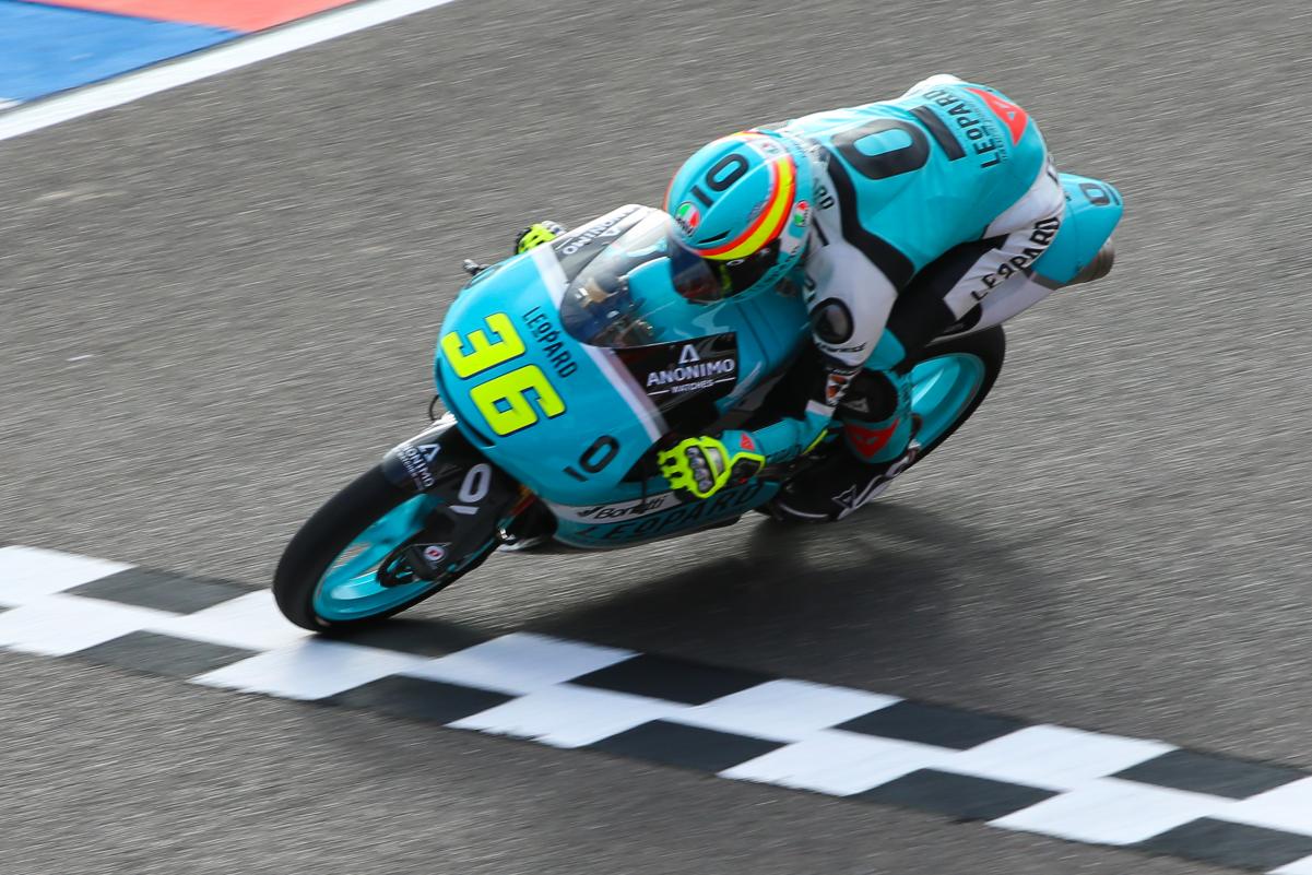 Joan Mir triunfa en la carrera de Moto3 en Argentina, Mcphee 2º y Martín 3º