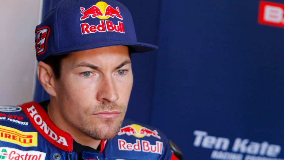 Nicky Hayden está grave tras ser embestido por un coche