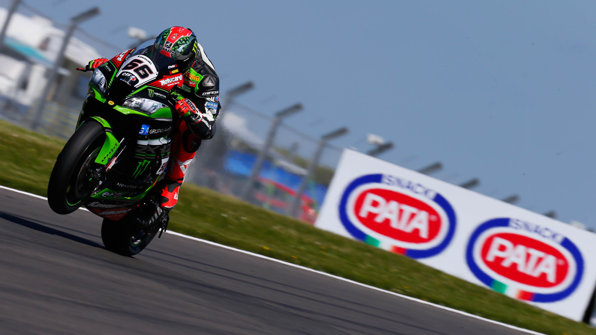 Tom Sykes gana la carrera 1 de SBK en Donington Park